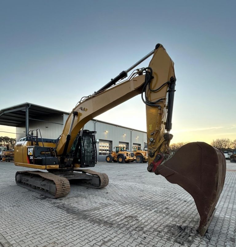 CAT 324 E