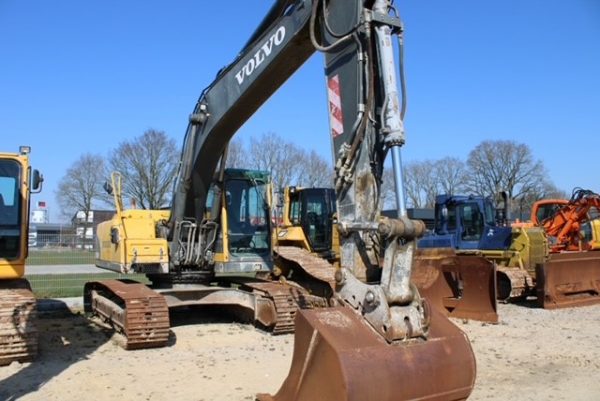 Volvo EC210BLC - Image 4