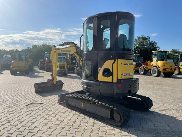 New Holland E29B SR – Bild 3