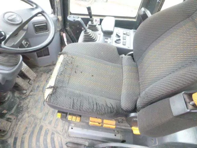 Komatsu WA320-5 – Bild 9