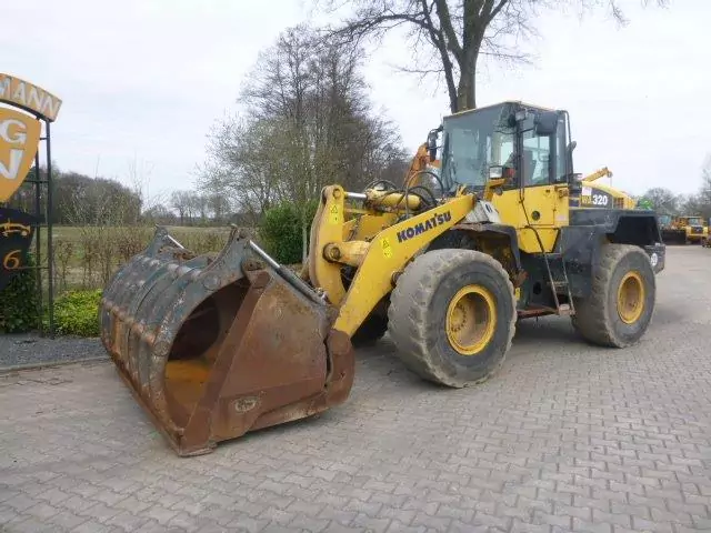 Komatsu WA320-5 – Bild 5
