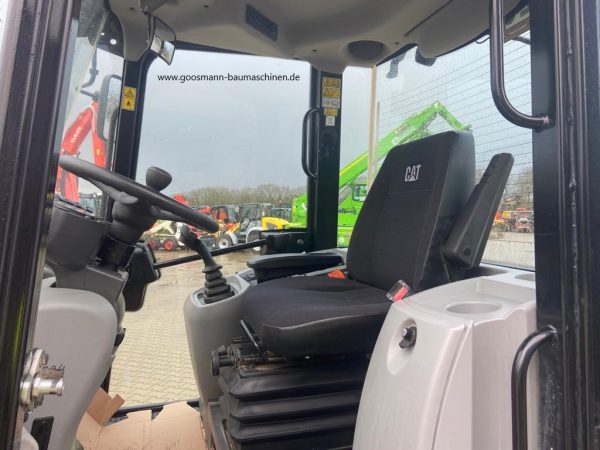 CAT 907 M – Bild 5