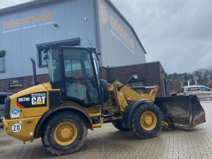 CAT 907 M