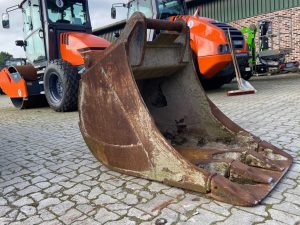 Depth bucket for OQ 70 quick coupler
