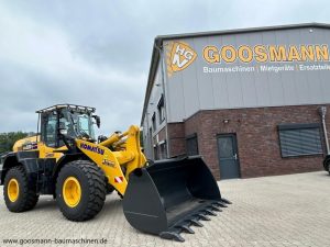 Komatsu WA320-8E0