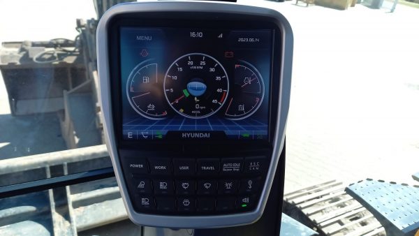 Hyundai HX235 A LCR - Image 15