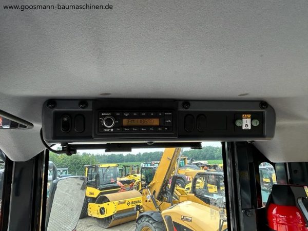 Komatsu WA320-8E0 - Image 10