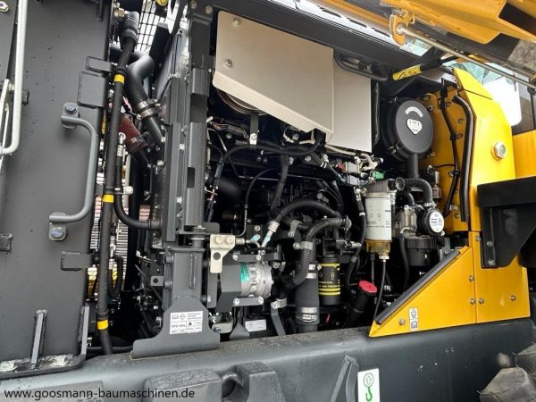 Komatsu WA320-8E0 - Image 12