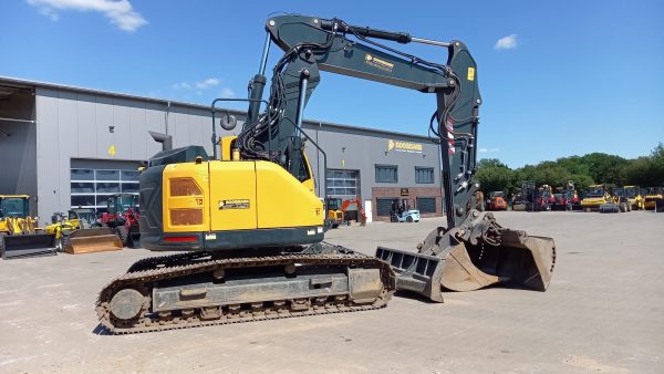 Hyundai HX235 A LCR - Image 7