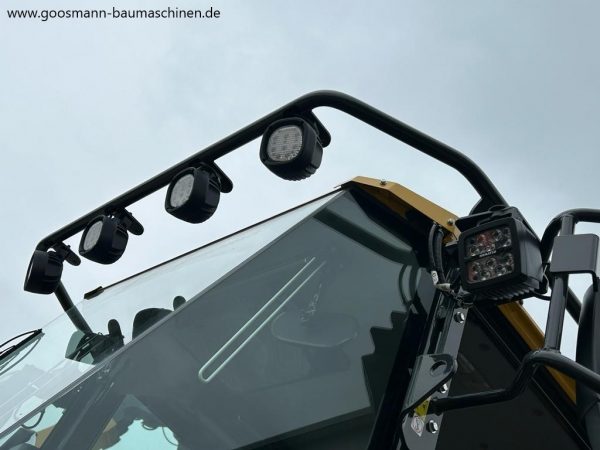 Komatsu WA320-8E0 - Image 17