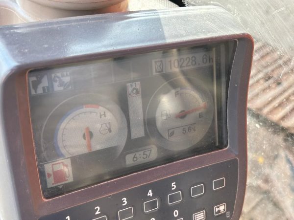 Hitachi Zaxis 225 USLC - Image 16