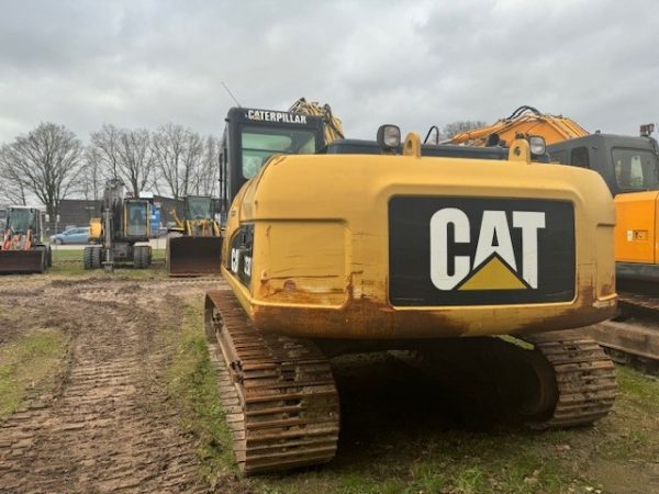 CAT 323 DL - Image 6
