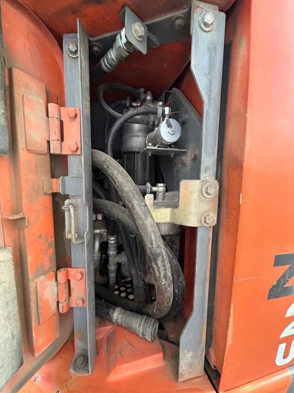 Hitachi Zaxis 225 USLC - Image 8