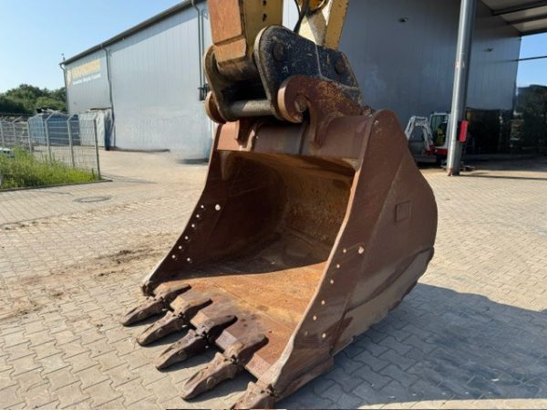 CAT 352F – Bild 5