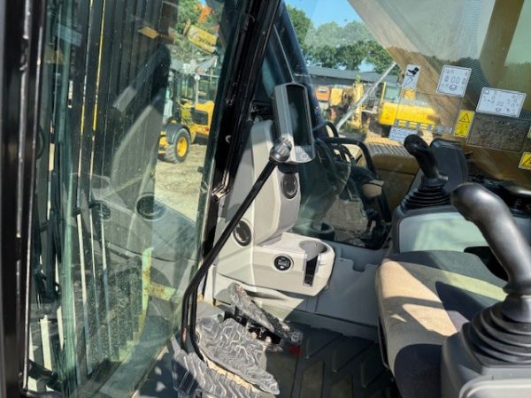 CAT 352F – Bild 8