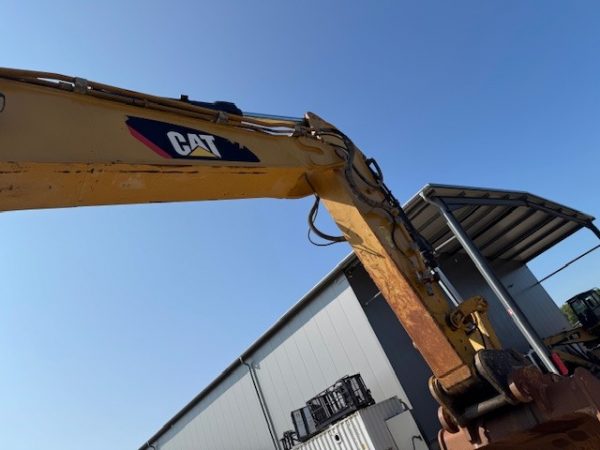 CAT 352F – Bild 10