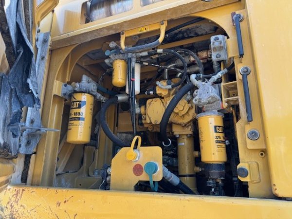 CAT 352F – Bild 11