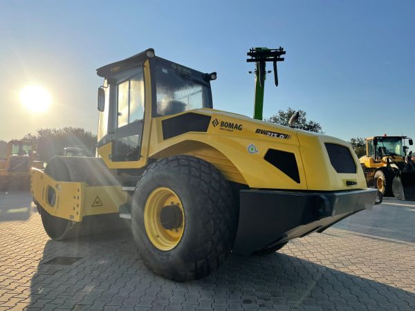 Bomag BW213 D-5 - Image 2
