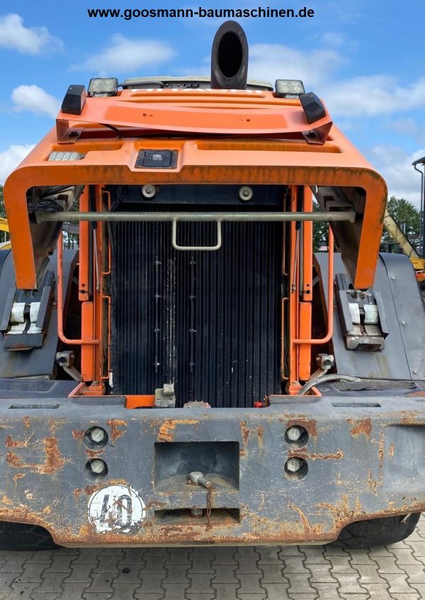 Hitachi LX210E - Image 12
