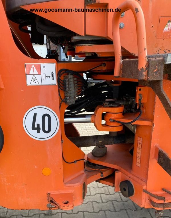 Hitachi LX210E - Image 14