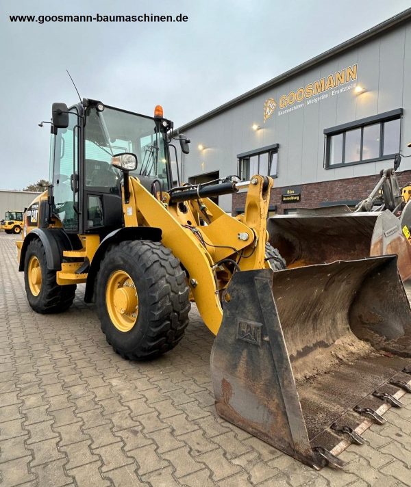 CAT 907M