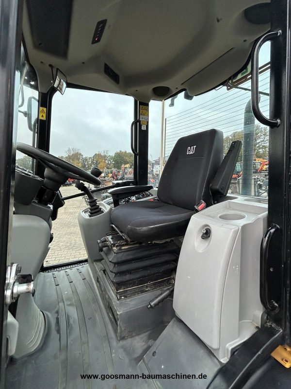 CAT 907M – Bild 11