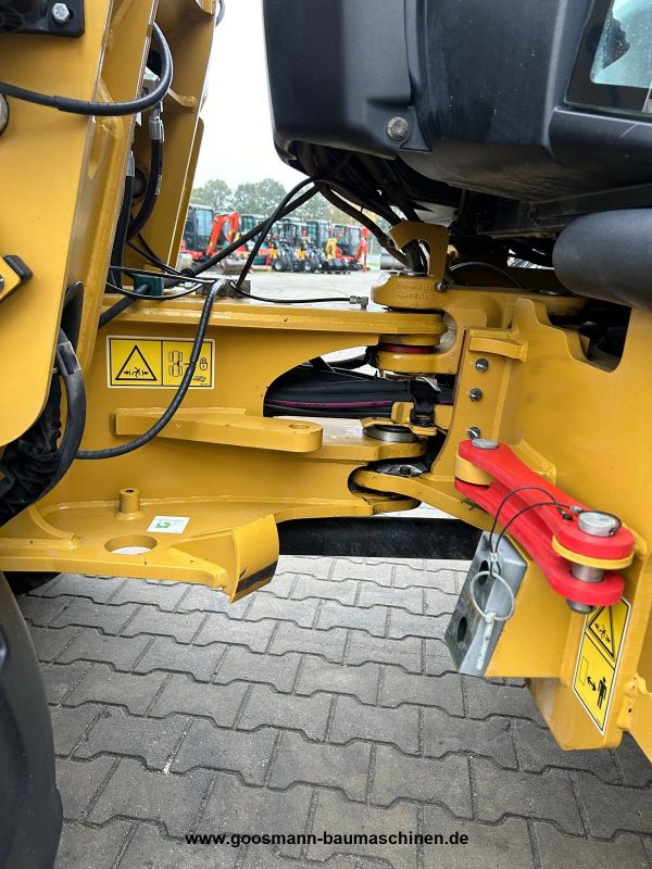 CAT 907M – Bild 9