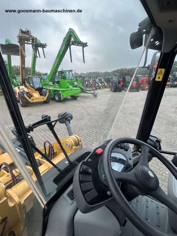 CAT 907M – Bild 5