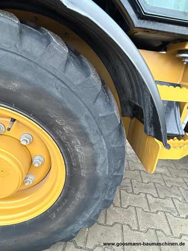 CAT 907M – Bild 3