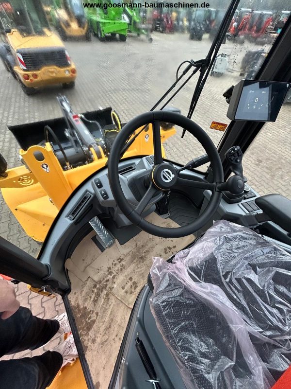 Volvo L30HS – Bild 13