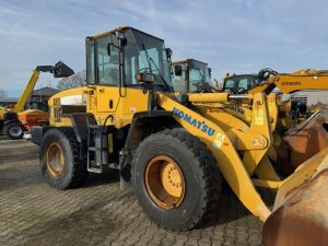 Komatsu WA 200