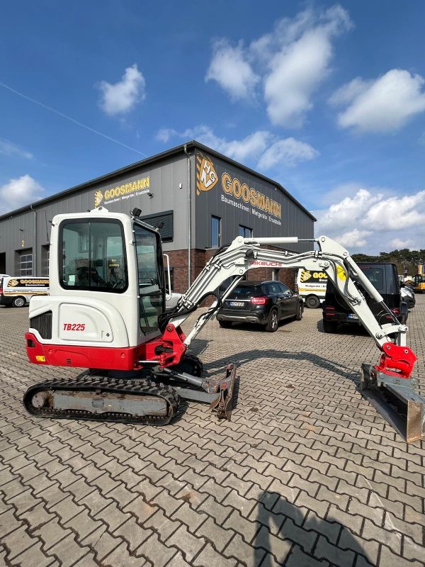 Takeuchi TB225A - Image 2