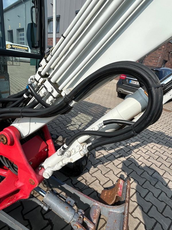 Takeuchi TB225A - Image 13