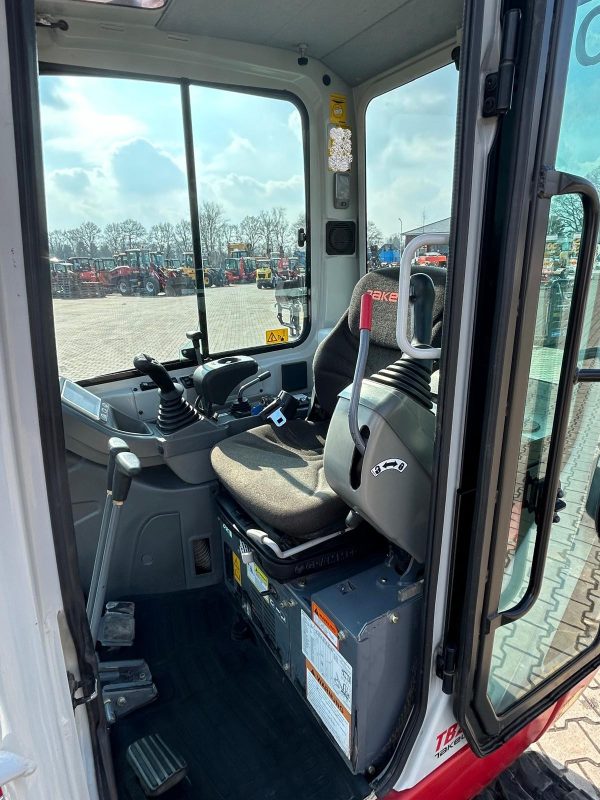 Takeuchi TB225A - Image 9