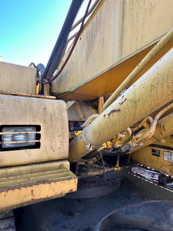Komatsu PC210 rein als Ersatzteilträger – Bild 3