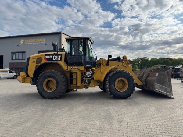 CAT 966 M – Bild 10