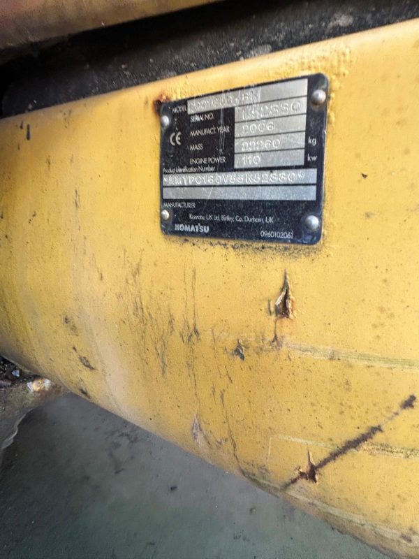 Komatsu PC210 rein als Ersatzteilträger – Bild 5