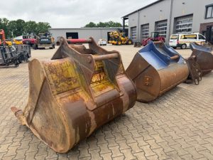 Tiefenlöffel mit Zähne auf OQ 70/55 mit Zähne