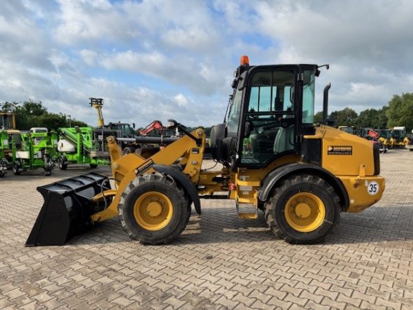 Cat 908 - Image 3