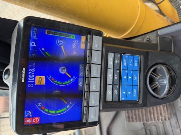 Komatsu PC 240 NLC-10 – Bild 9