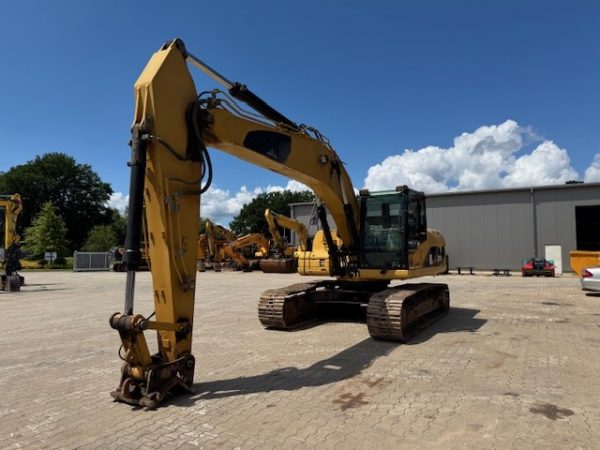 CAT 323 DL – Bild 2