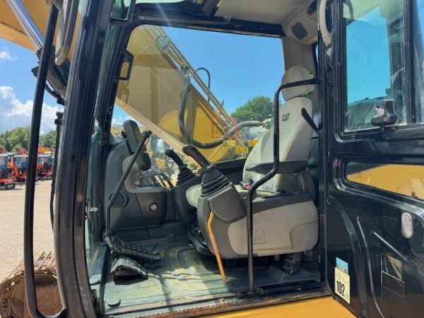 CAT 323 DL – Bild 13