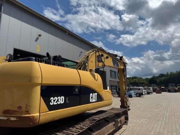 CAT 323 DL – Bild 7