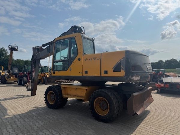 Volvo EW 180 B mit Mängel – Bild 2