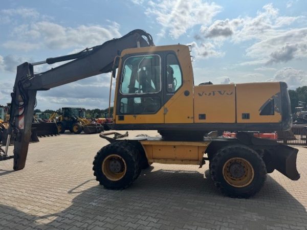 Volvo EW 180 B mit Mängel – Bild 3