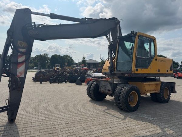 Volvo EW 180 B mit Mängel – Bild 4