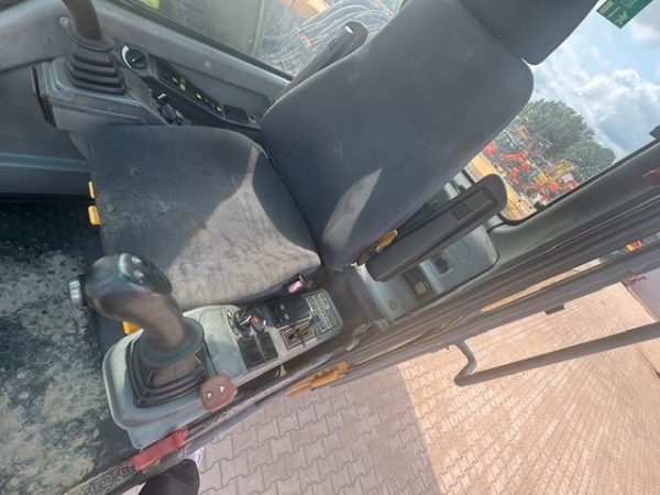 Volvo EW 180 B mit Mängel – Bild 7