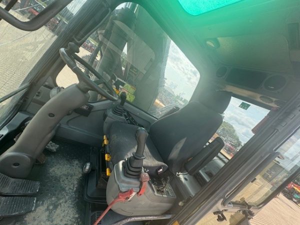 Volvo EW 180 B mit Mängel – Bild 8