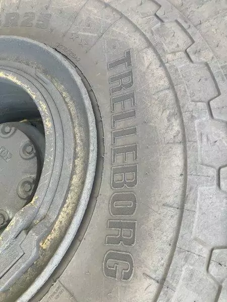 Komatsu HM400-1 – Bild 8