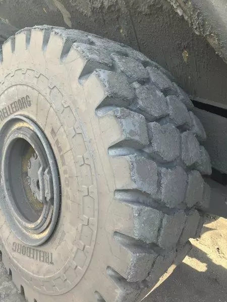 Komatsu HM400-1 – Bild 12